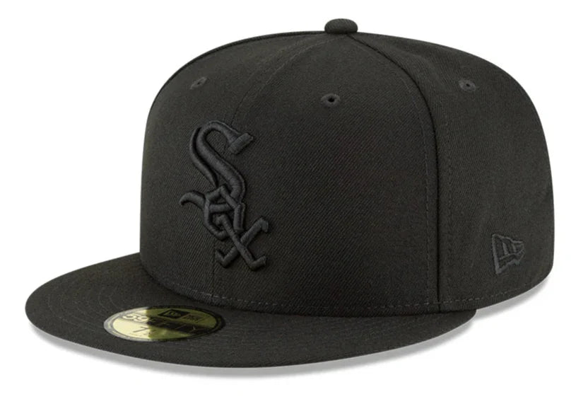 Chicago White Sox New Era Tonal Black On Black 59FIFTY Fitted Hat for Men product image 1, provided for visual reference and