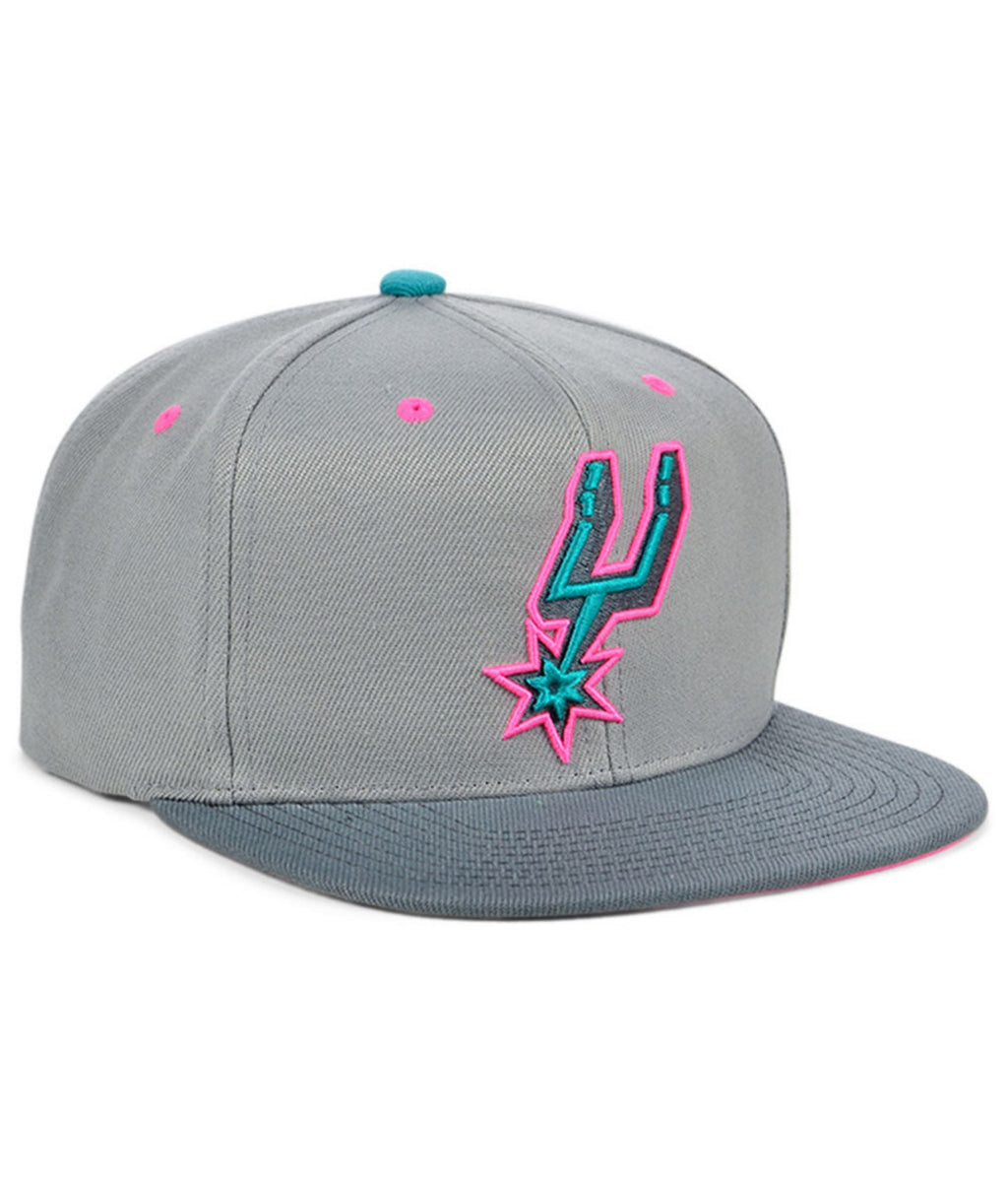 San Antonio Spurs Mitchell & Ness Gray Wolf Mags Snapback Hat for Men product image 2, provided for visual reference and