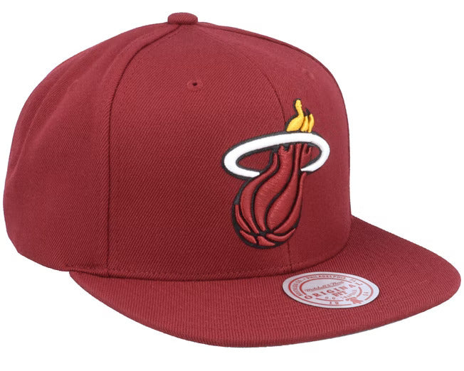 Miami Heat Mitchell & Ness NBA Core basic Maroon Snapback Hat for Men product image 2, provided for visual reference and