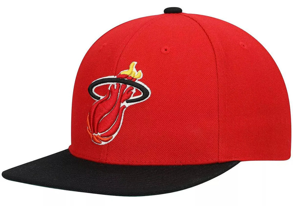 Miami Heat Mitchell & Ness 2-Tone 2.0 Snapback Hat-Red/Black for Men product image 1, provided for visual reference and