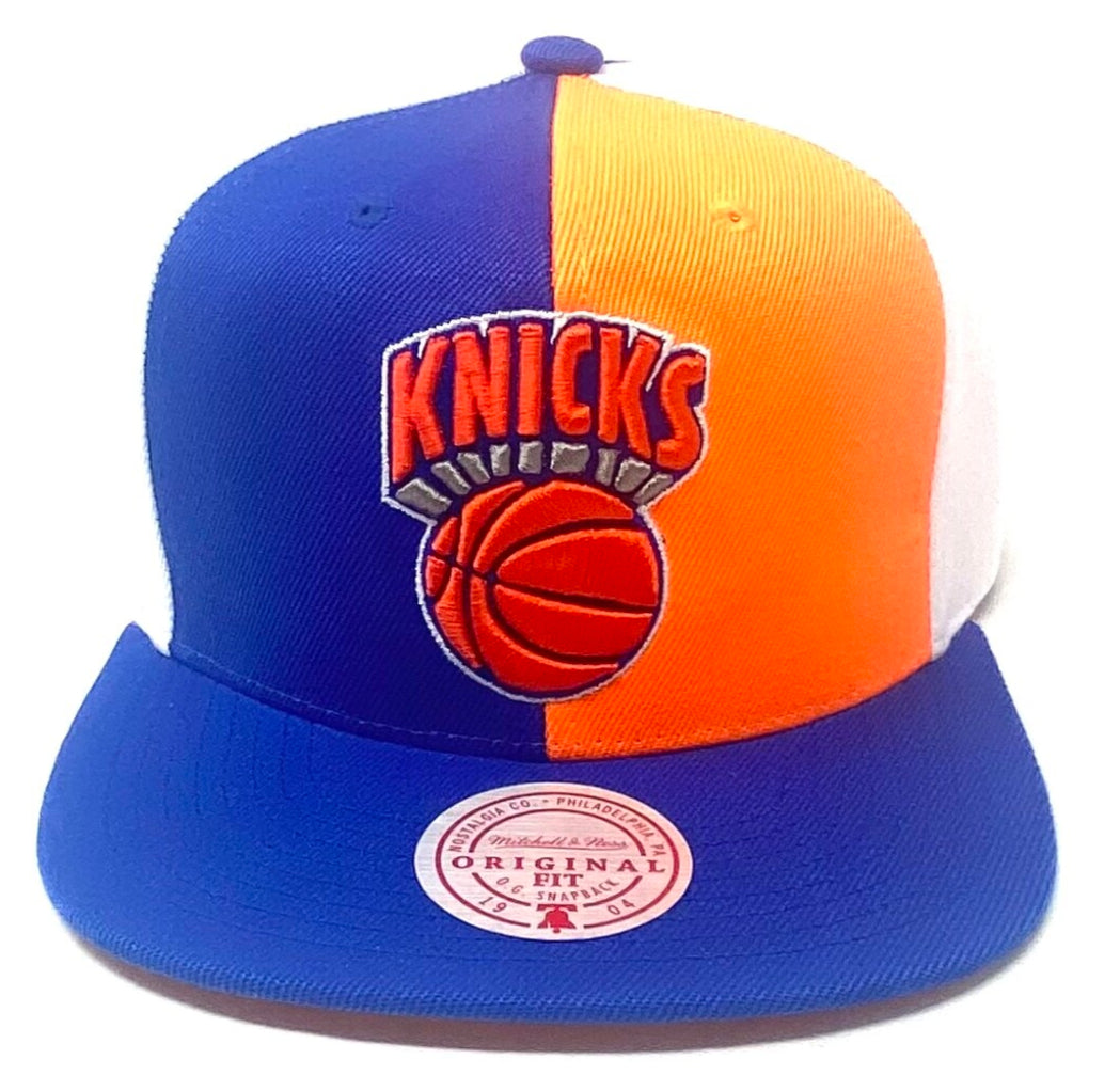 New York Knicks Mitchell & Ness NBA Pinwheel Snapback Hat for Men product image 1, provided for visual reference and product