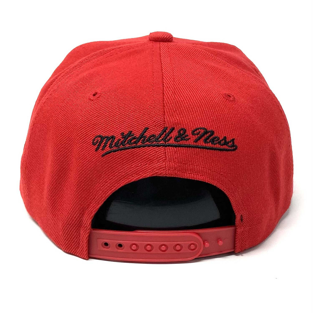 Mitchell & Ness Chicago Bulls Core Red/ Black Adjustable Snapback Hat for Men product image 3, provided for visual reference