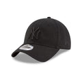 New Era Black New York Yankees Tonal Core Classic 9TWENTY Adjustable Hat for Men product image 1, provided for visual