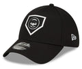 Chicago Cubs New Era Black 2021 Clubhouse 39THIRTY Flex Hat for Men product image 1, provided for visual reference and