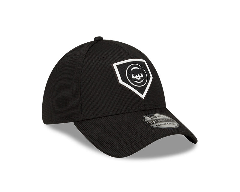 Chicago Cubs New Era Black 2021 Clubhouse 39THIRTY Flex Hat for Men product image 2, provided for visual reference and