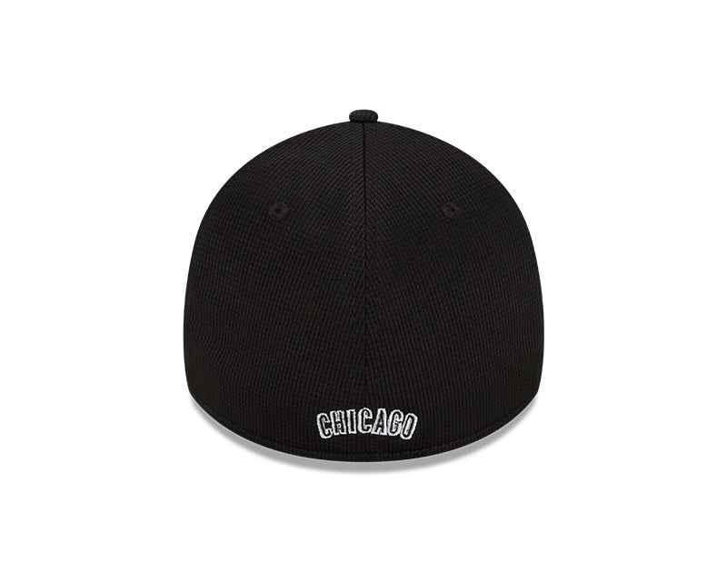 Chicago Cubs New Era Black 2021 Clubhouse 39THIRTY Flex Hat for Men product image 6, provided for visual reference and