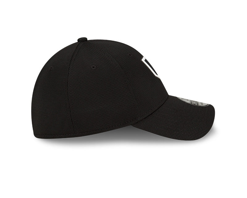 Chicago Cubs New Era Black 2021 Clubhouse 39THIRTY Flex Hat for Men product image 5, provided for visual reference and