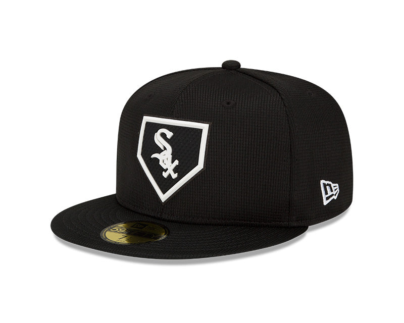 Chicago White Sox Black Alternate 2022 New Era Clubhouse Collection 59FIFTY Fitted Hat for Men product image 1, provided for