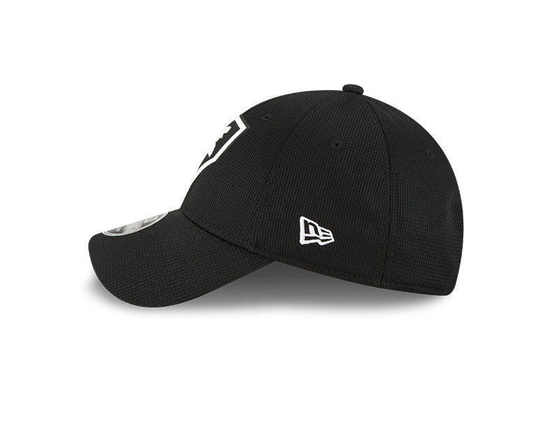 Chicago White Sox New Era Black 2022 Clubhouse 9FORTY Adjustable Snapback Hat for Men product image 4, provided for visual