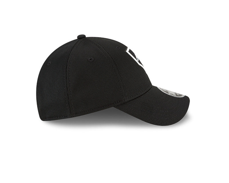 Chicago White Sox New Era Black 2022 Clubhouse 9FORTY Adjustable Snapback Hat for Men product image 5, provided for visual