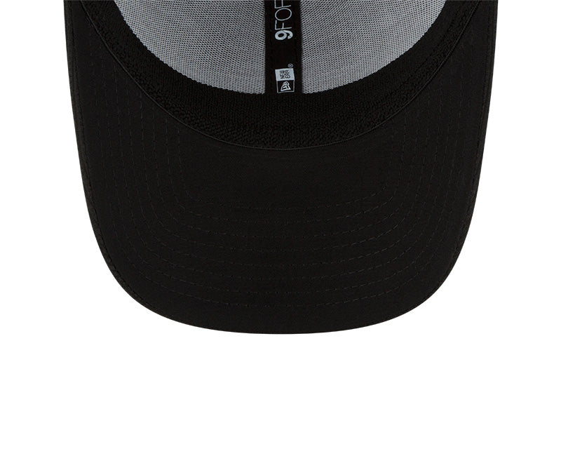 Chicago White Sox New Era Black 2022 Clubhouse 9FORTY Adjustable Snapback Hat for Men product image 7, provided for visual