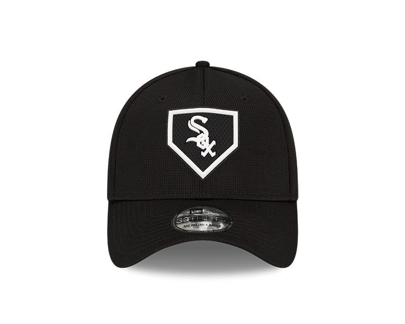 Chicago White Sox New Era Black 2022 Clubhouse Alternate Black 39THIRTY Flex Hat for Men product image 2, provided for