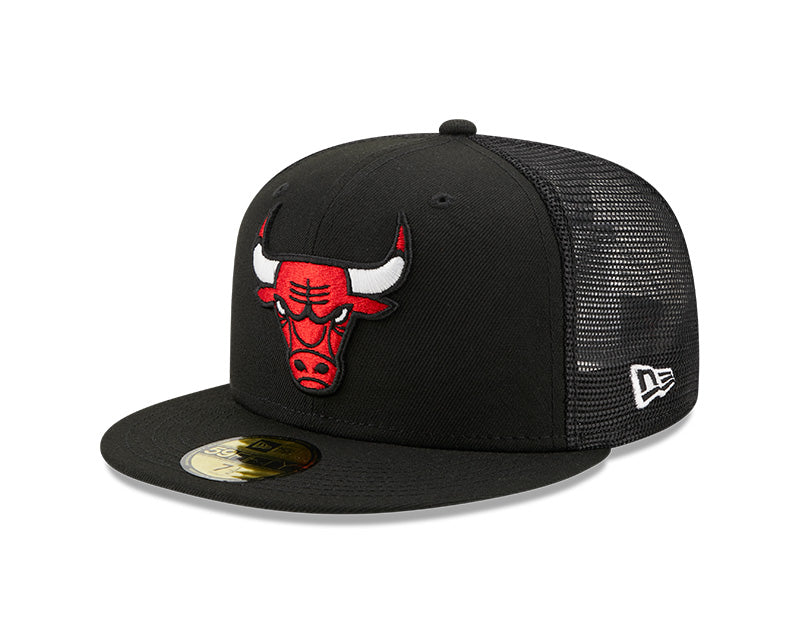NBA Chicago Bulls 59Fifty Black Classic Trucker Fitted Hat for Men product image 1, provided for visual reference and