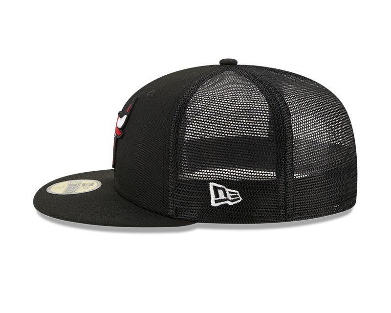 NBA Chicago Bulls 59Fifty Black Classic Trucker Fitted Hat for Men product image 4, provided for visual reference and