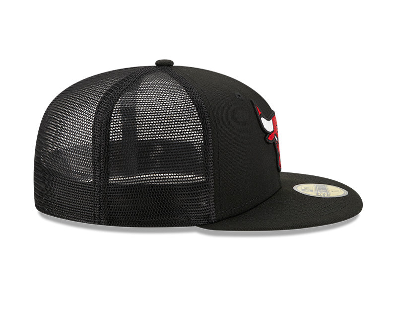 NBA Chicago Bulls 59Fifty Black Classic Trucker Fitted Hat for Men product image 5, provided for visual reference and