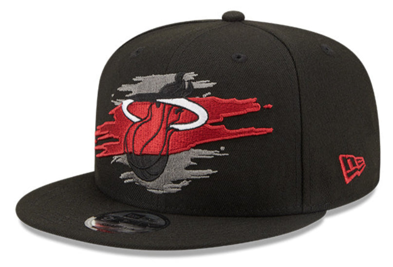 Miami Heat Logo Tear Black New Era 9FIFTY Snapback Hat product image 1, provided for visual reference and product detail