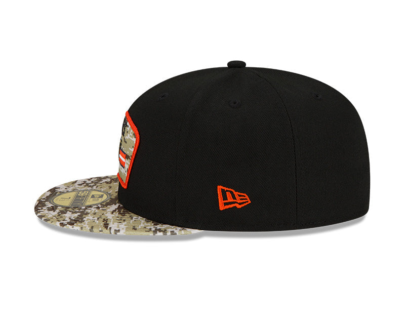 Chicago Bears Historic Logo New Era Black/Camo 2021 NFL Sideline Salute To Service 59FIFTY Fitted Hat for Men product image