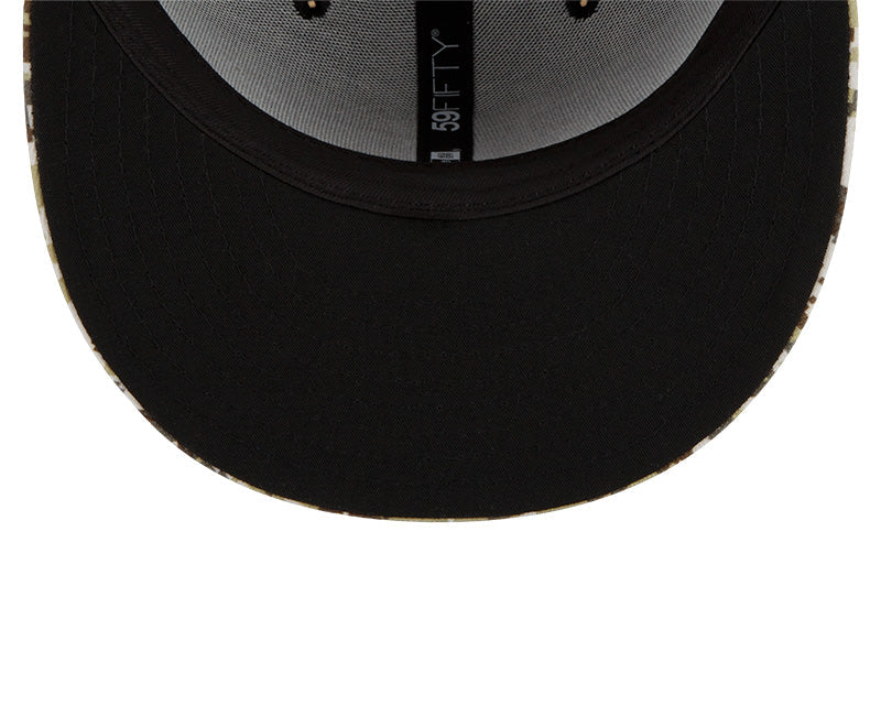Chicago Bears Historic Logo New Era Black/Camo 2021 NFL Sideline Salute To Service 59FIFTY Fitted Hat for Men product image