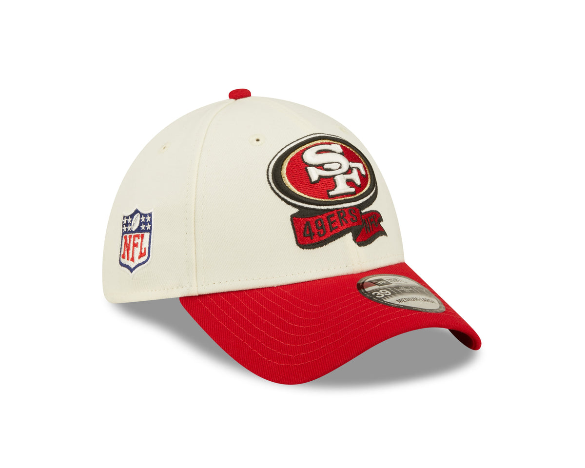 San Francisco 49ers New Era Cream/Red 2022 Sideline 39THIRTY Flex Hat for Men product image 1, provided for visual reference