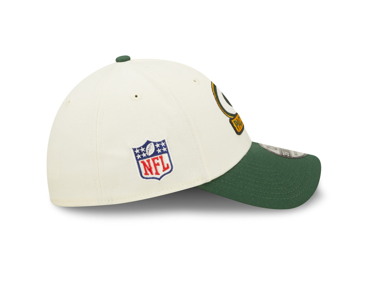 Green Bay Packers New Era Cream/Green 2022 Sideline 39THIRTY Flex Hat for Men product image 4, provided for visual reference