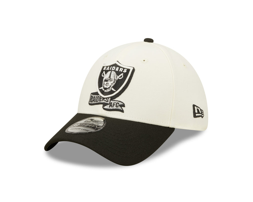 Las Vegas Raiders New Era Cream/Black 2022 Sideline 39THIRTY Flex Hat for Men product image 4, provided for visual reference