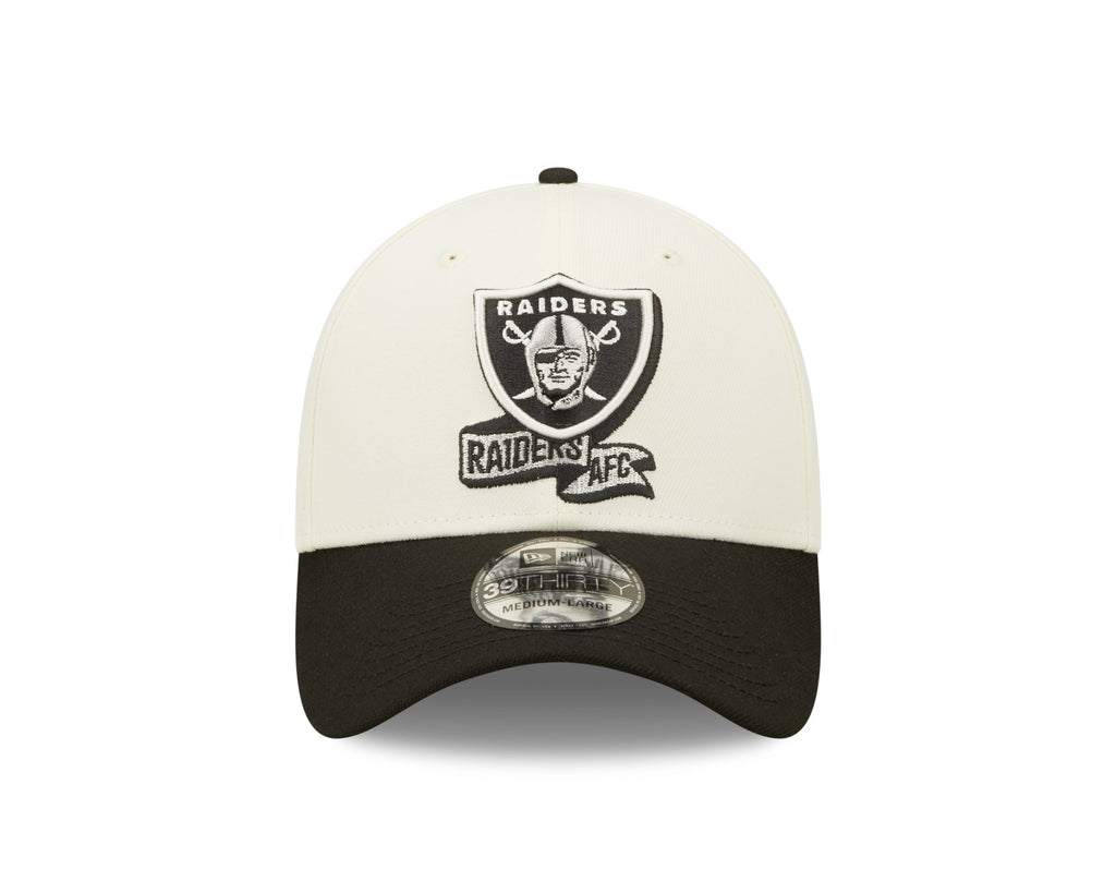 Las Vegas Raiders New Era Cream/Black 2022 Sideline 39THIRTY Flex Hat for Men product image 3, provided for visual reference