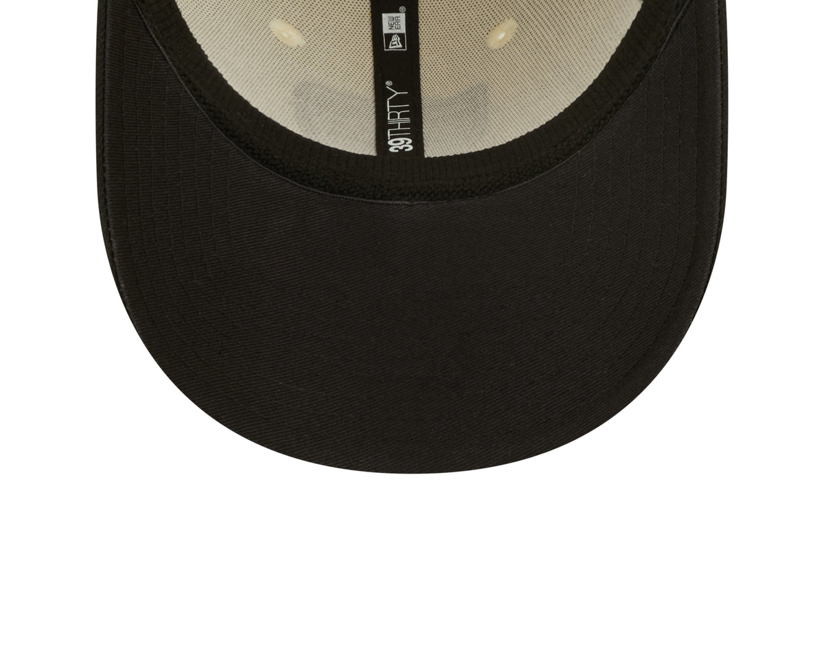 Las Vegas Raiders New Era Cream/Black 2022 Sideline 39THIRTY Flex Hat for Men product image 7, provided for visual reference