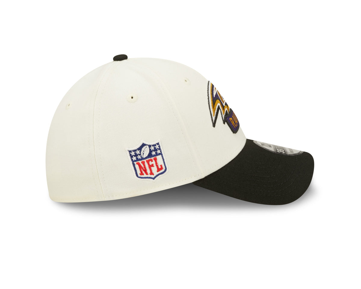 Baltimore Ravens New Era Cream/Black 2022 Sideline 39THIRTY Flex Hat for Men product image 4, provided for visual reference