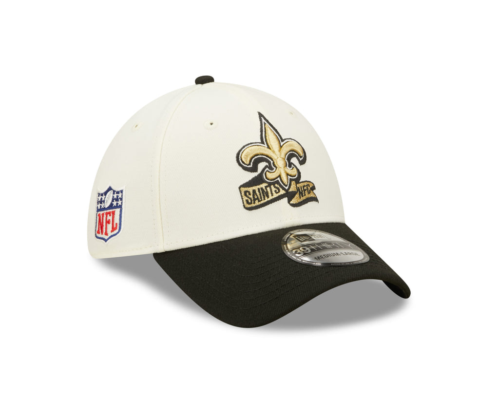 New Orleans Saints New Era Cream/Black 2022 Sideline 39THIRTY Flex Hat for Men product image 2, provided for visual