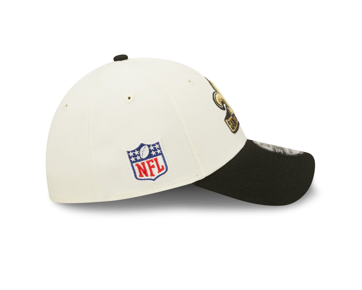 New Orleans Saints New Era Cream/Black 2022 Sideline 39THIRTY Flex Hat for Men product image 5, provided for visual