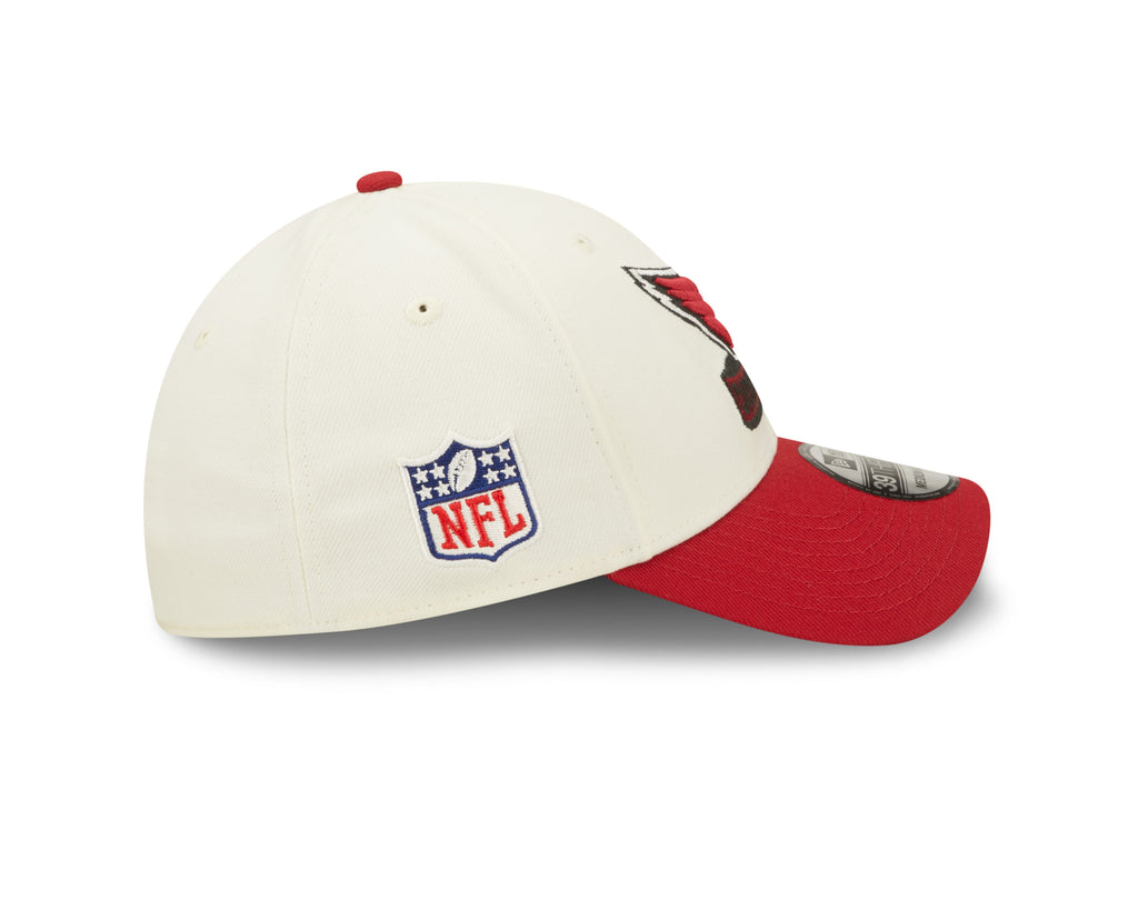 Arizona Cardinals New Era Cream/Red 2022 Sideline 39THIRTY Flex Hat for Men product image 4, provided for visual reference