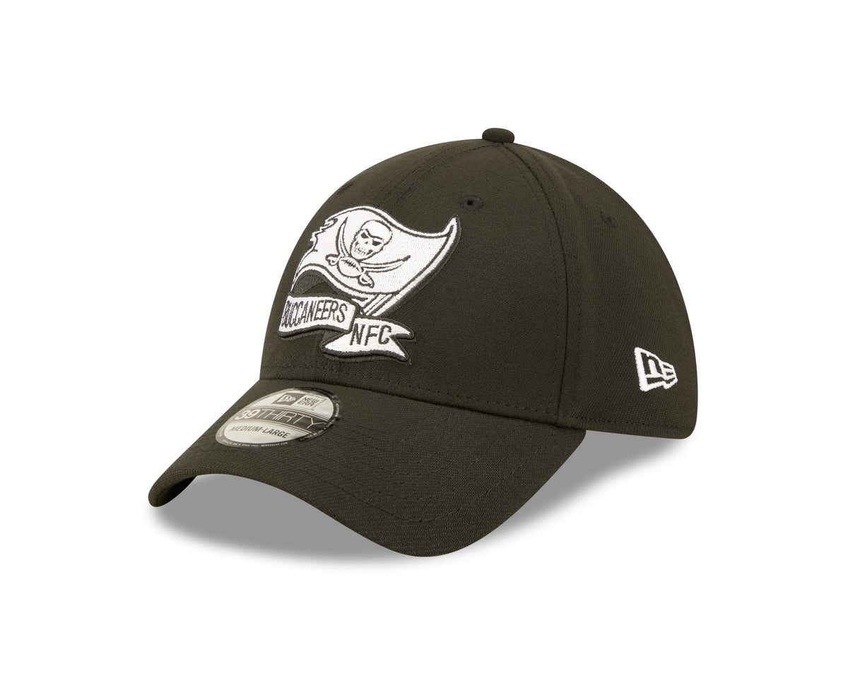 Tampa Bay Buccaneers New Era Black 2022 Sideline 39THIRTY Flex Hat for Men product image 3, provided for visual reference