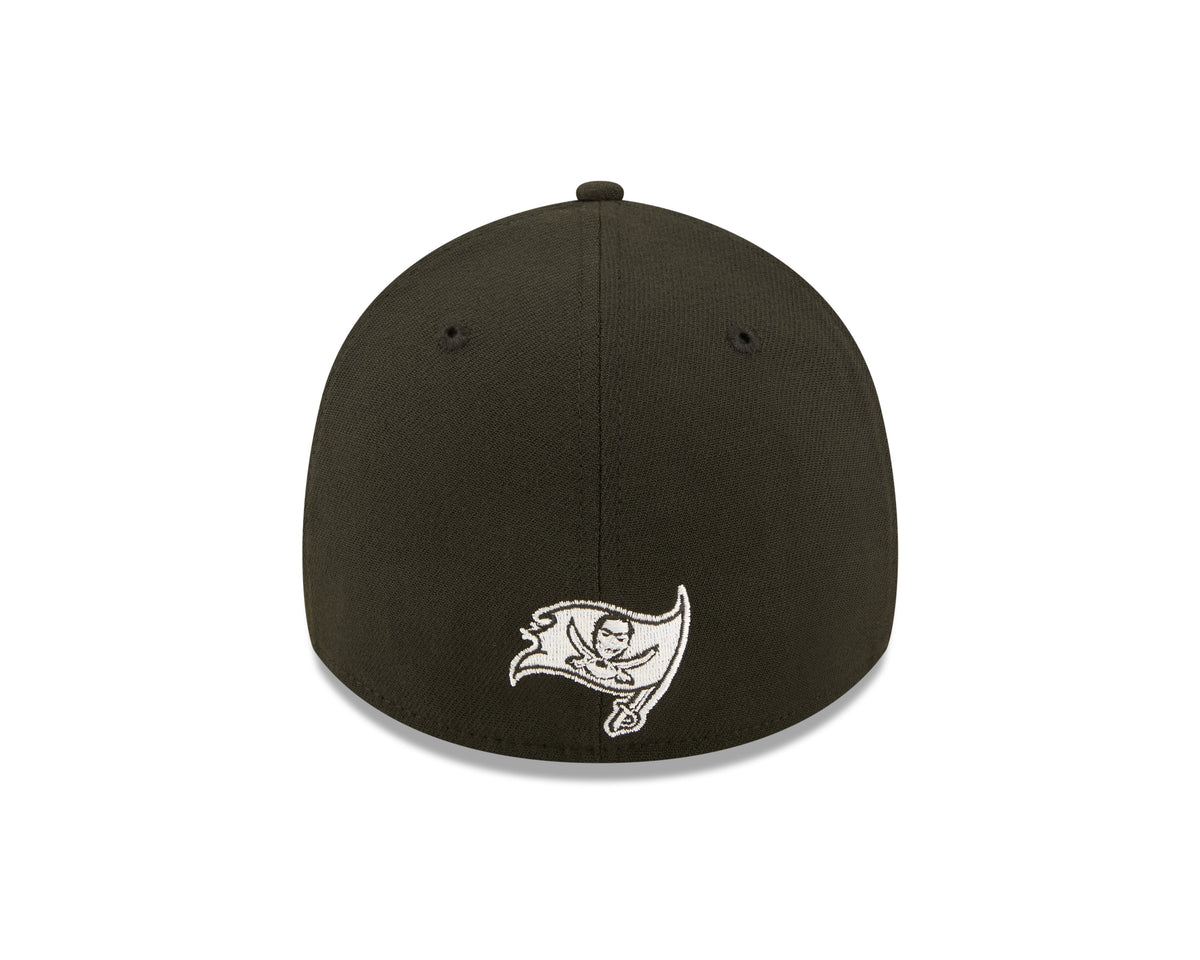 Tampa Bay Buccaneers New Era Black 2022 Sideline 39THIRTY Flex Hat for Men product image 6, provided for visual reference