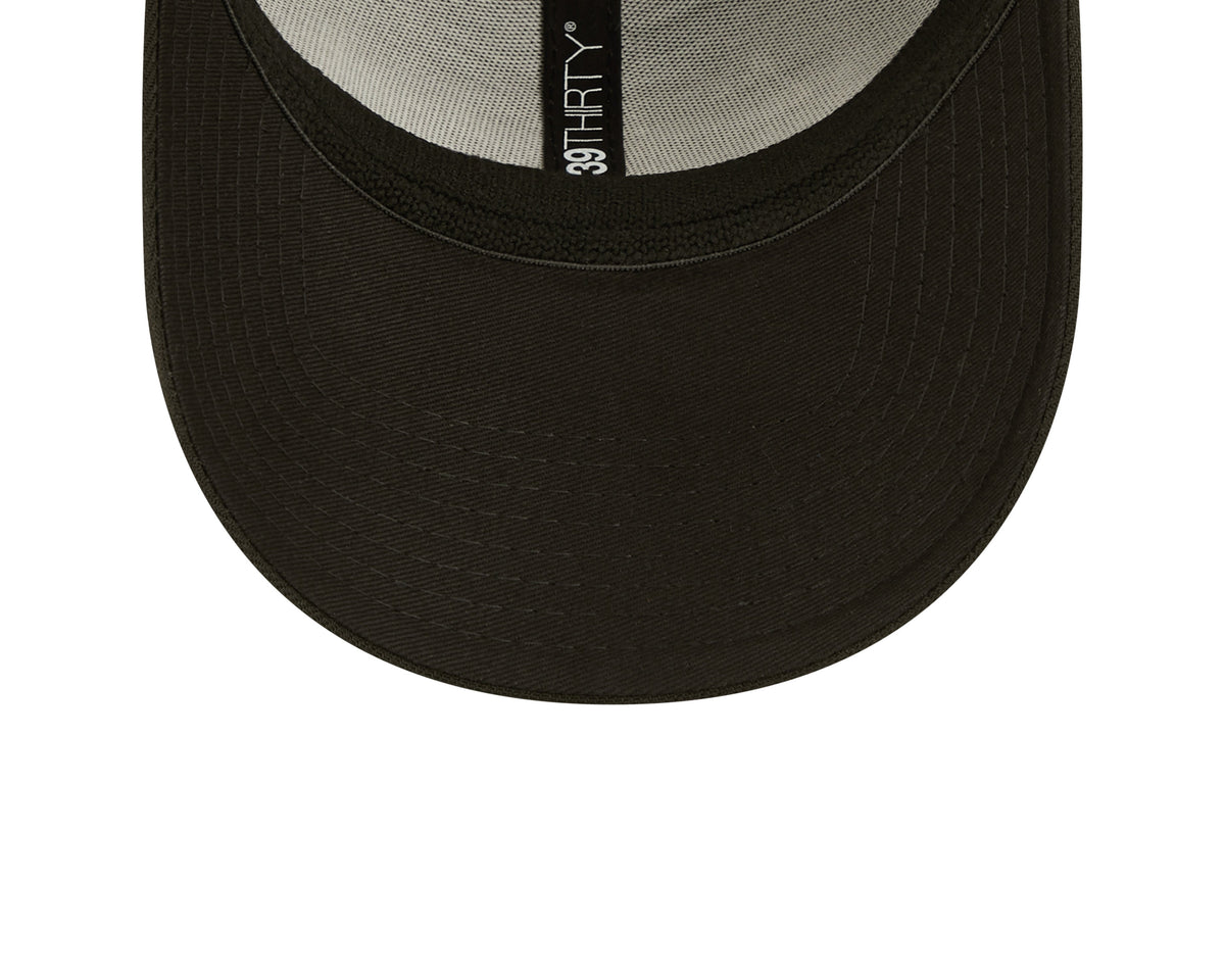 Tampa Bay Buccaneers New Era Black 2022 Sideline 39THIRTY Flex Hat for Men product image 7, provided for visual reference