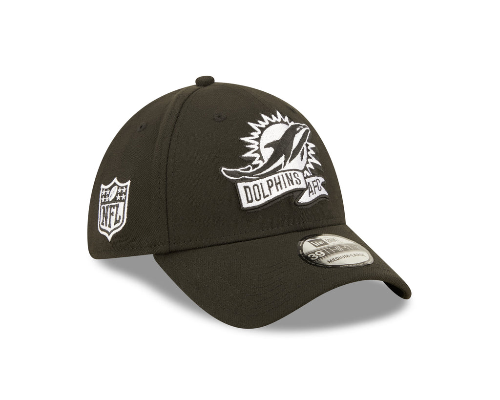 Miami Dolphins New Era Black 2022 Sideline 39THIRTY Flex Hat for Men product image 1, provided for visual reference and