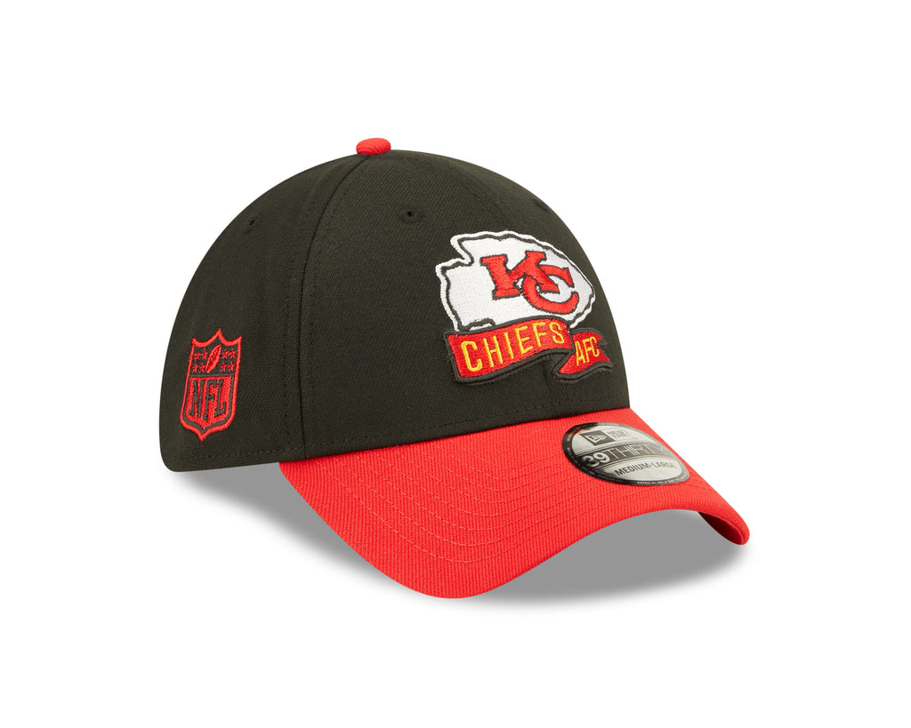 Kansas City Chiefs New Era Black/Red 2022 Sideline 39THIRTY Flex Hat for Men product image 2, provided for visual reference