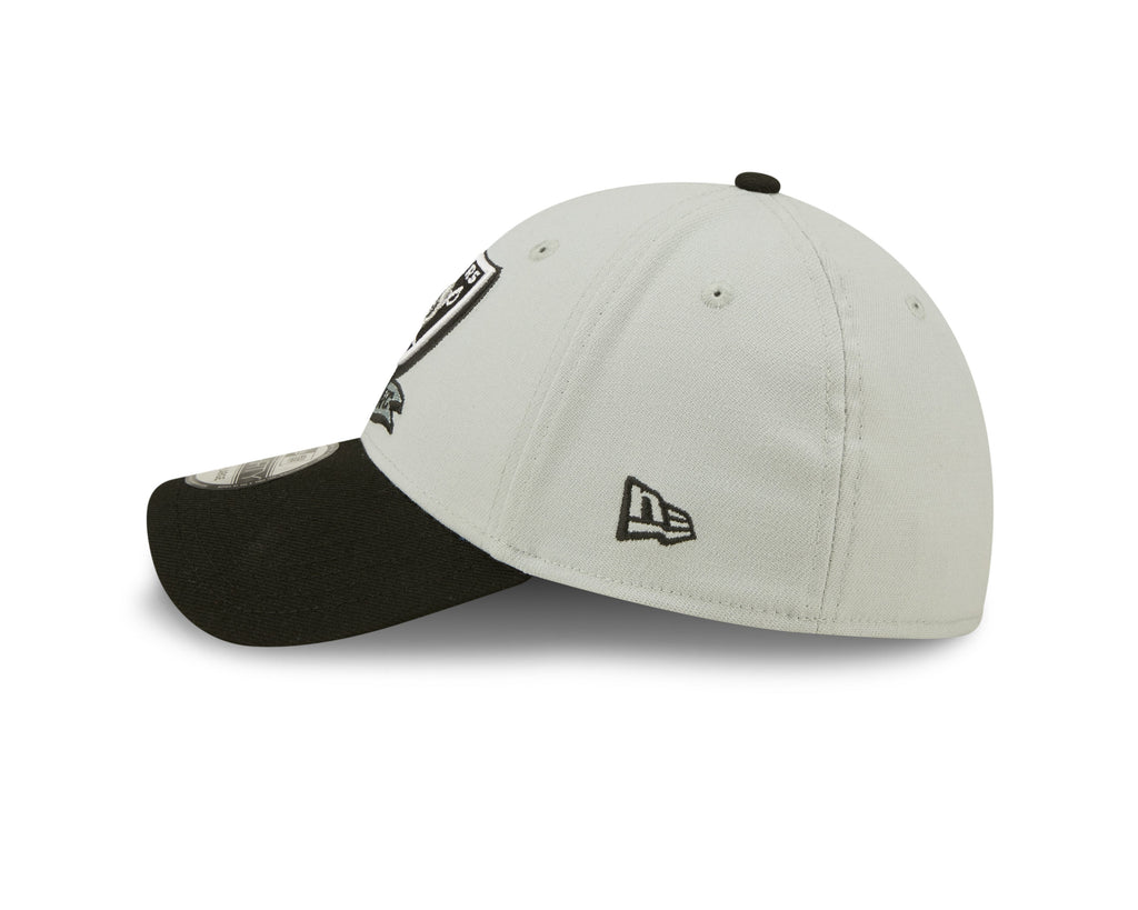 Las Vegas Raiders New Era Gray/Black 2022 Sideline 39THIRTY Flex Hat for Men product image 6, provided for visual reference