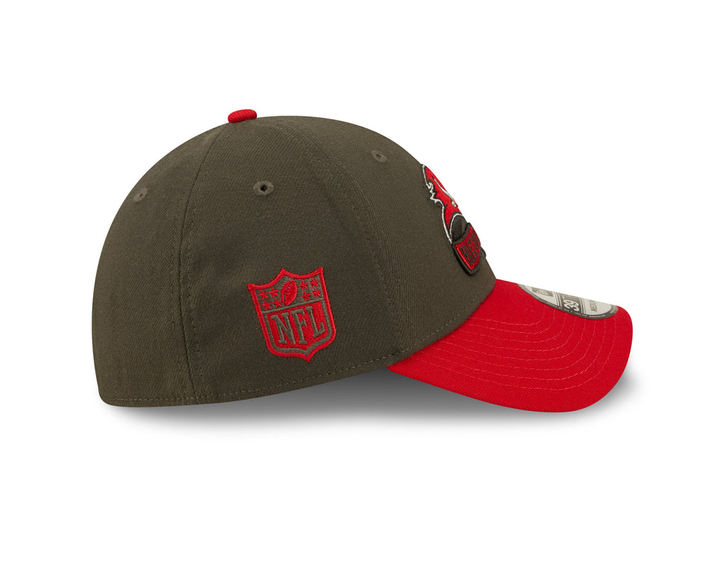 Tampa Bay Buccaneers New Era Pewter/Red 2022 Sideline 39THIRTY Flex Hat for Men product image 4, provided for visual