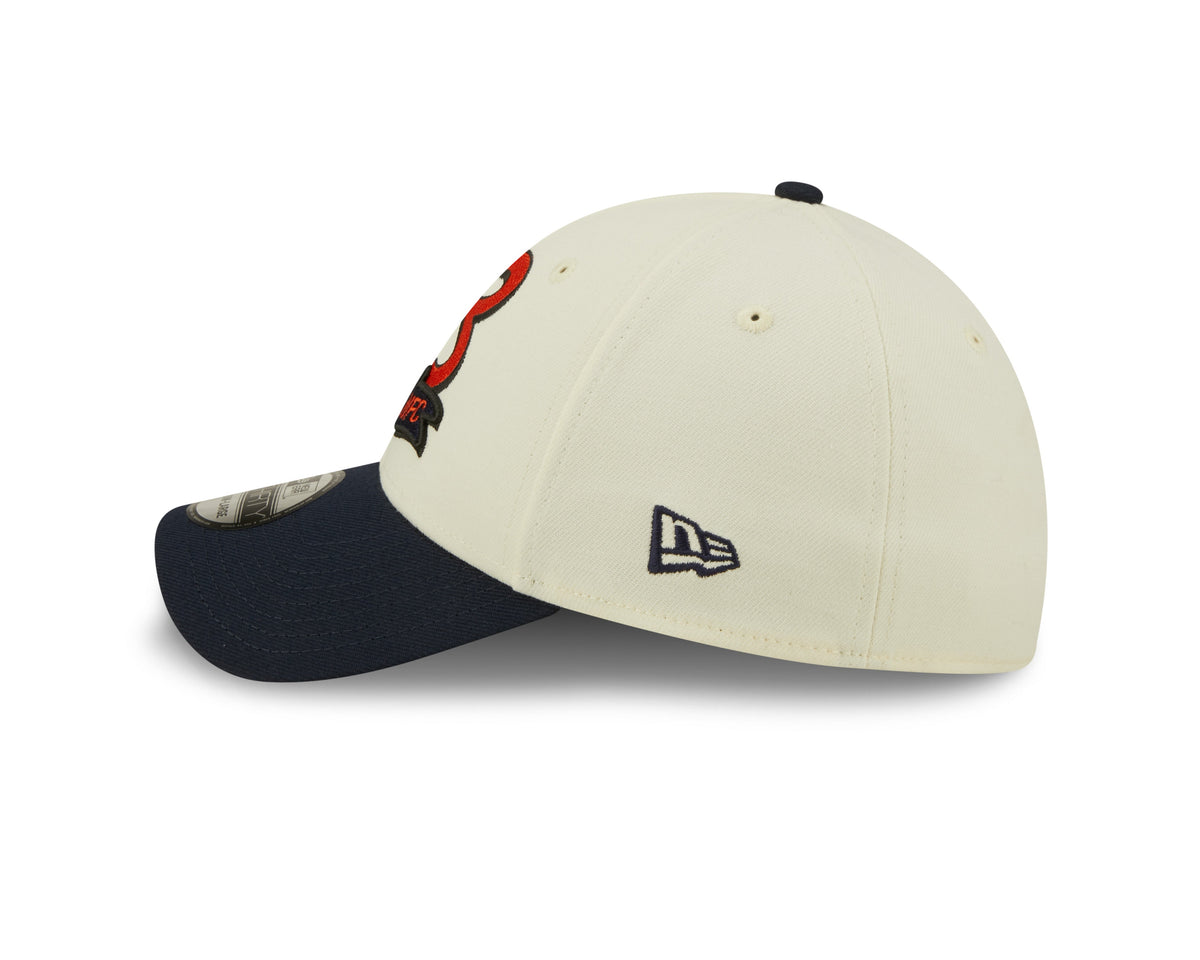 Chicago Bears "B" Logo New Era Cream/Navy 2022 Sideline 39THIRTY Flex Hat for Men product image 5, provided for visual