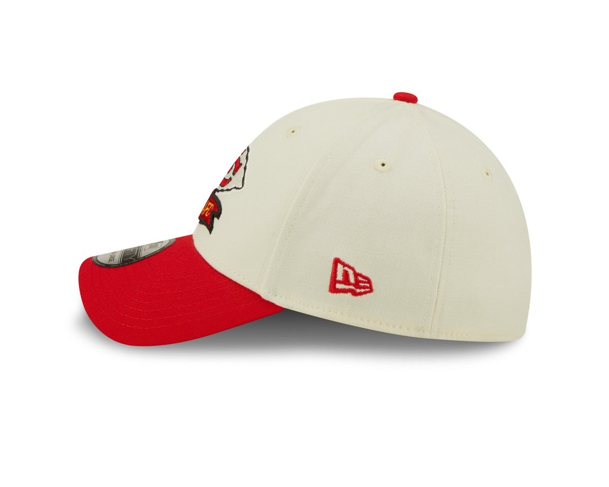 Kansas City Chiefs New Era Cream/Red 2022 Sideline 39THIRTY Flex Hat for Men product image 6, provided for visual reference