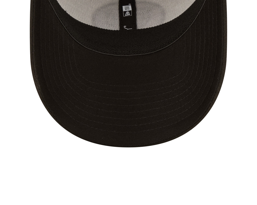 Chicago Bears New Era Crucial Catch 2022 NFL Coaches Sideline Mascot Logo White/Black 39THIRTY Flex Hat for Men product