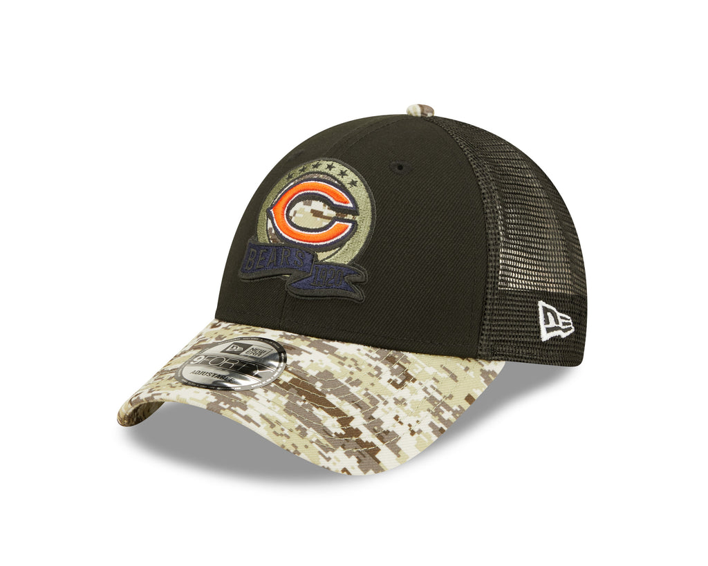 Chicago Bears New Era Black/Camo Primary Logo NFL 2022 Salute To Service Trucker 9FORTY Snapback Adjustable Hat for Men
