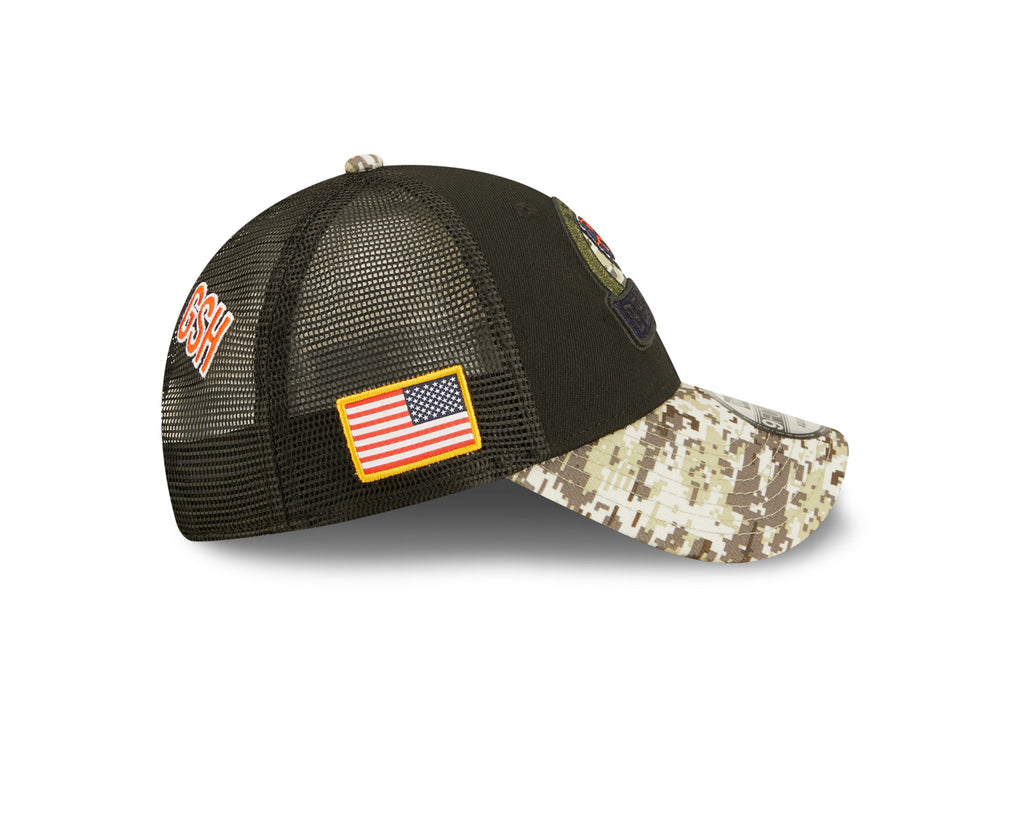 Chicago Bears New Era Black/Camo Historic Logo NFL 2022 Salute To Service Trucker 9FORTY Snapback Adjustable Hat for Men