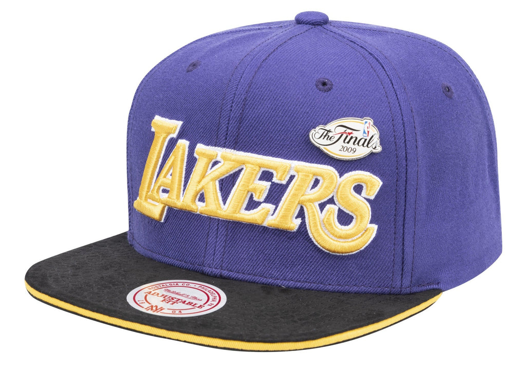 Los Angeles Lakers Mitchell & Ness NBA 2009 NBA Finals LA Pinned Snapback Hat product image 1, provided for visual reference