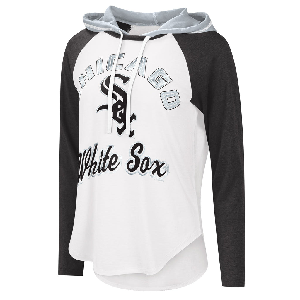 Womens Chicago White Sox White Long Sleeve Hoodie product image 1, provided for visual reference and product detail review