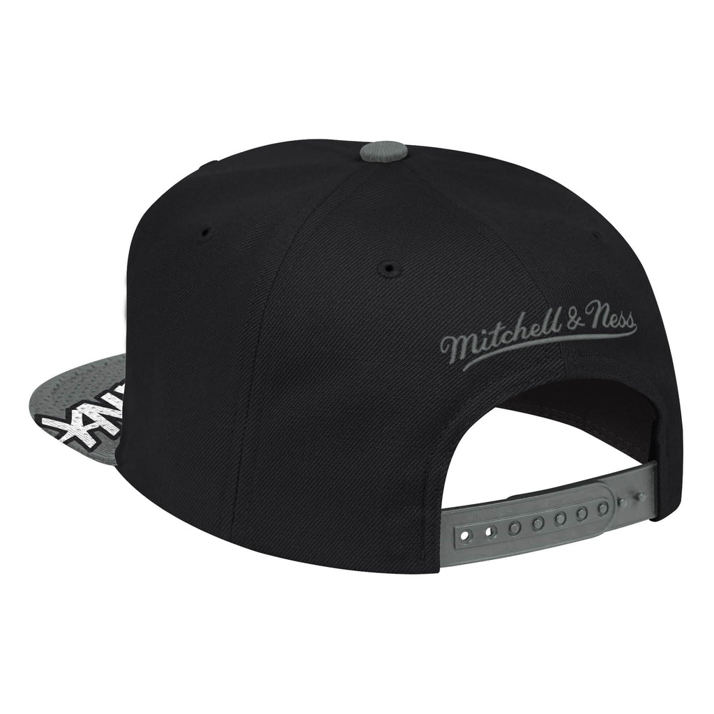 Mitchell & Ness Black/Silver Brooklyn Nets Hardwood Classics Snapshot Adjustable Snapback Hat for Men product image 2,