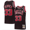 Mitchell & Ness Scottie Pippen Black Chicago Bulls Hardwood Classics 1995-96 Swingman Jersey for Men product image 1,