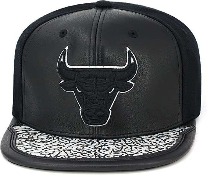 Chicago Bulls Day One Black & White Cement Mitchell & Ness Snapback Hat product image 1, provided for visual reference and
