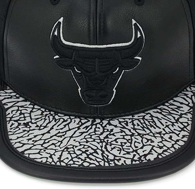 Chicago Bulls Day One Black & White Cement Mitchell & Ness Snapback Hat product image 4, provided for visual reference and