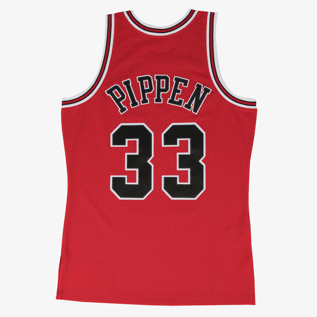 Mens Chicago Bulls Scottie Pippen Mitchell & Ness Red 1997-98 Hardwood Classics Swingman Jersey product image 3, provided